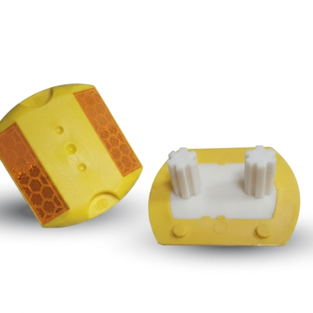 PLASTIC ROAD STUD MOULDED SHANK 3M